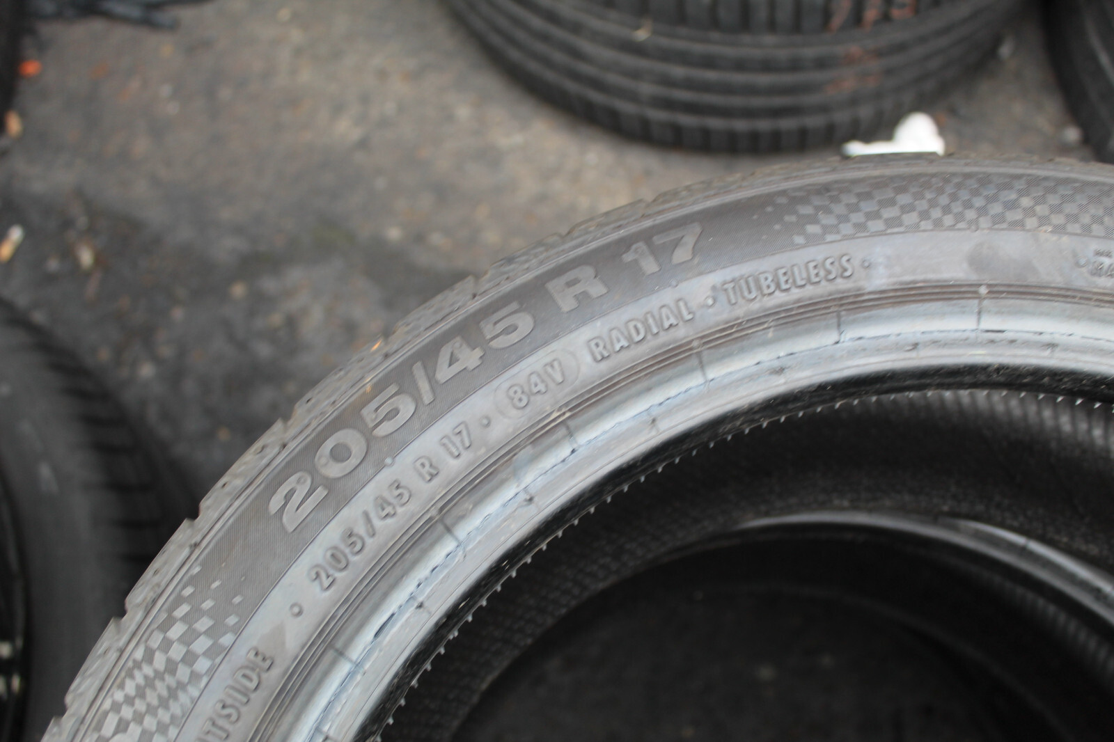 205 45 17 Continental, RunFlat, 84V, x2 A Pair 6.7mm (F1_tyres) L2876
