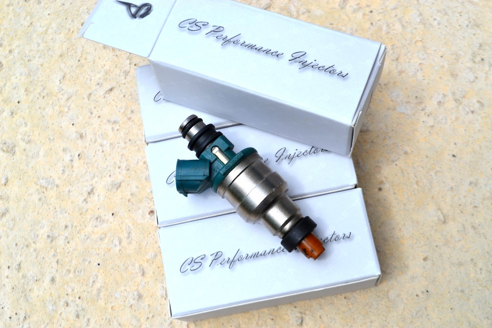 OEM Denso Fuel Injectors Set (4) 1955002350 for 19951997 Suzuki