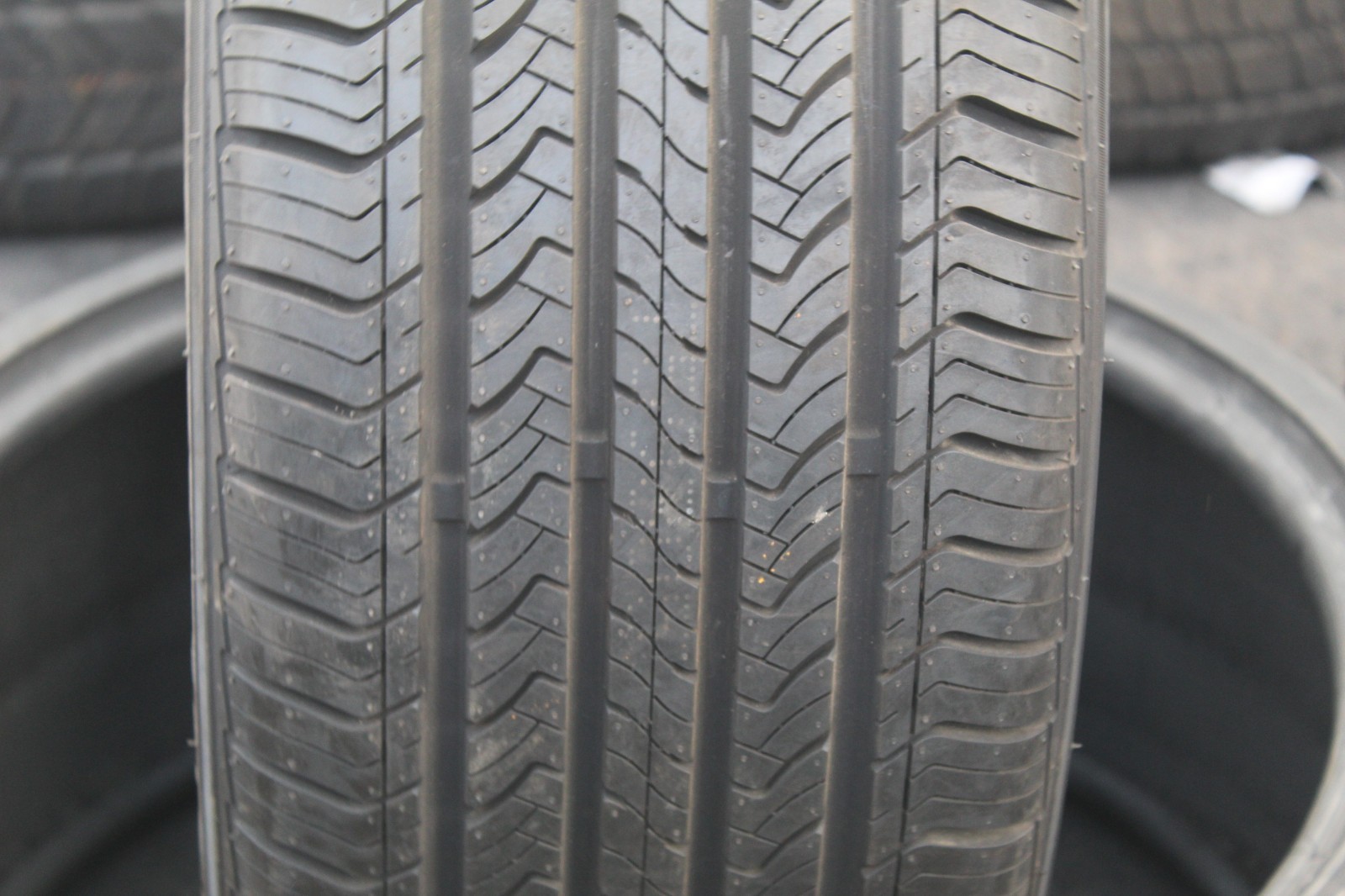 New 235 50 17 Maxxis, Bravo HPM3, M+S, 100V, x1 Single Tyre (F1_tyres) YD079