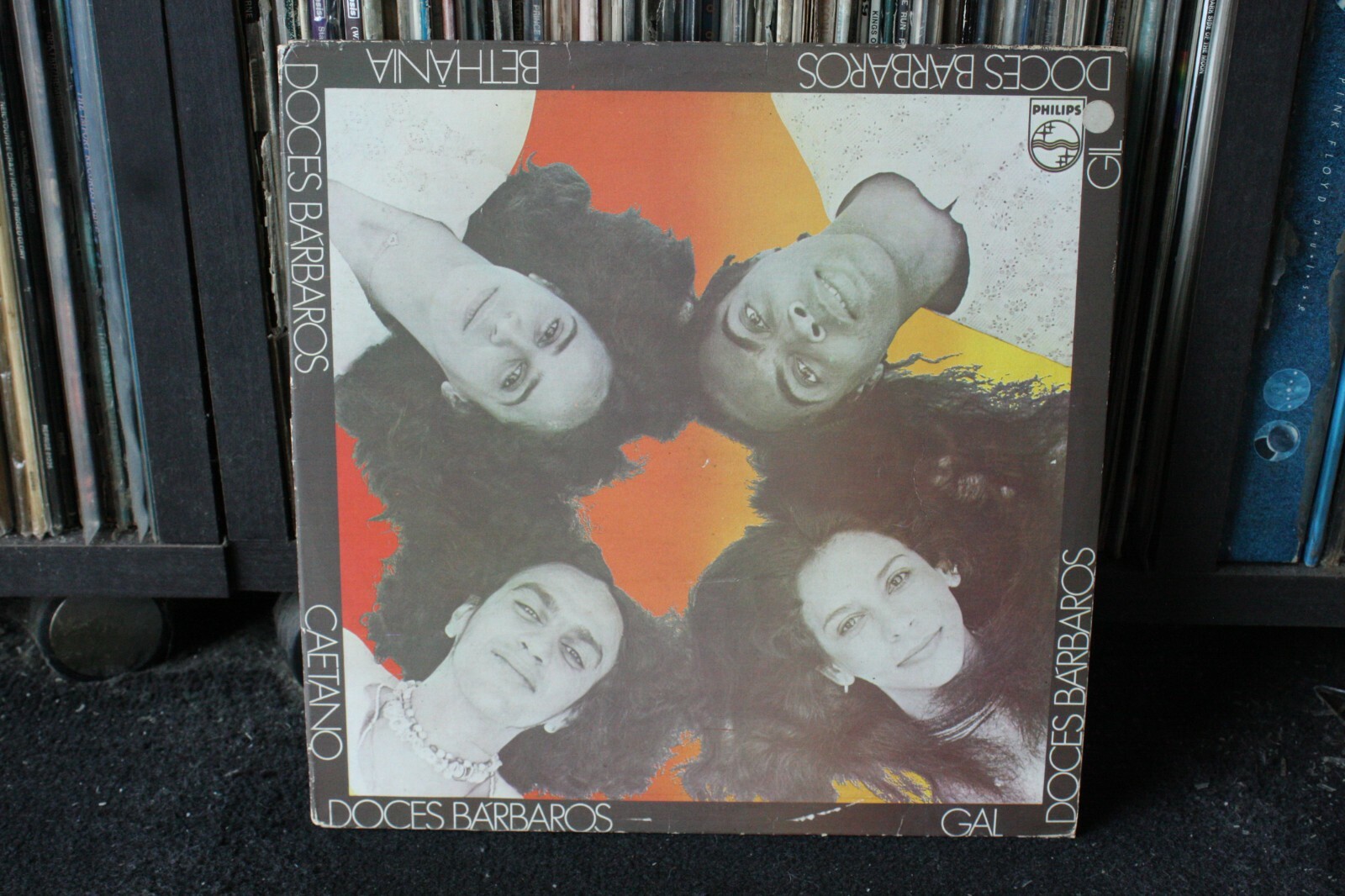 DOCES BARBAROS GAL COSTA ,CAETANO VELOSO GILBERTO GIL TROPICALIA