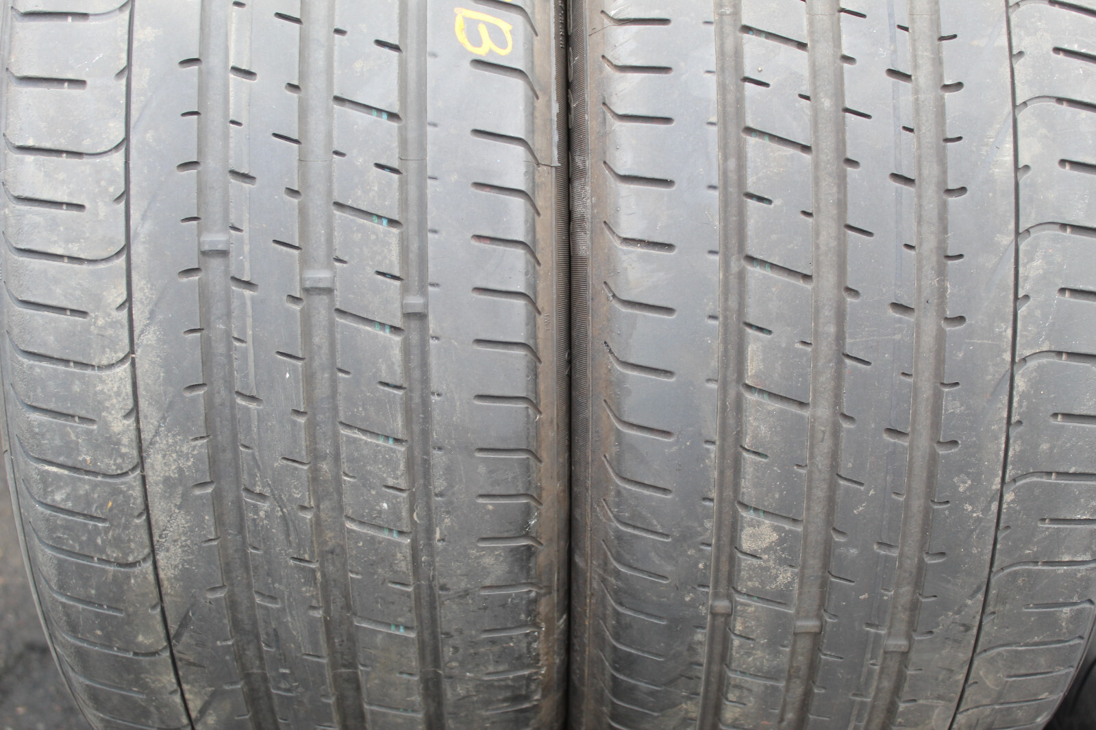 265 35 20 Pirelli, P Zero, XL, AO, 99Y, x2 A Pair 4.5mm (F1_tyres) L3443