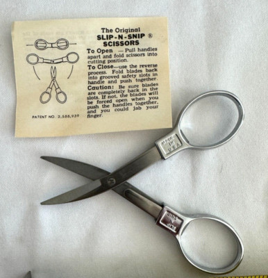 VINTAGE THE ORIGINAL SLIP-N-SNIP FOLDING SCISSORS - NEW IN BOX