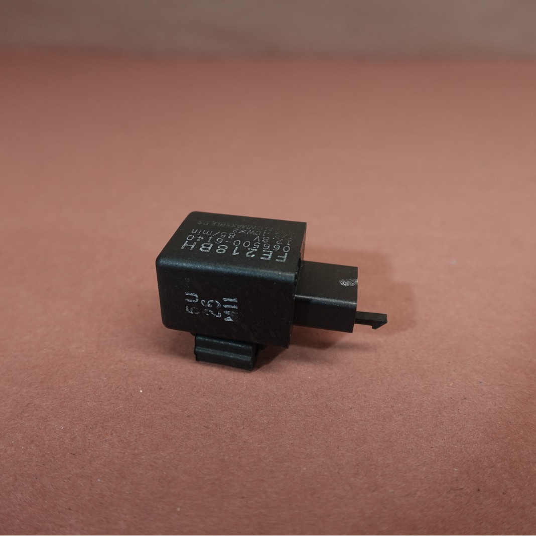 2017-2019 Kawasaki Z650 ZR650 ER650 Turn Signal Blinker Relay Flasher Switch