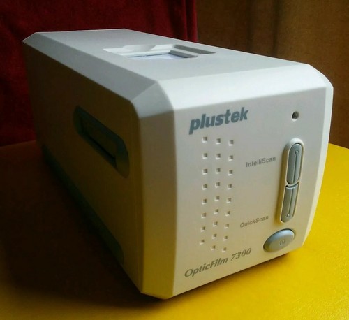 Plustek Opticfilm 7300 35mm High Res Film Negative Scanner Brand New Boxed.