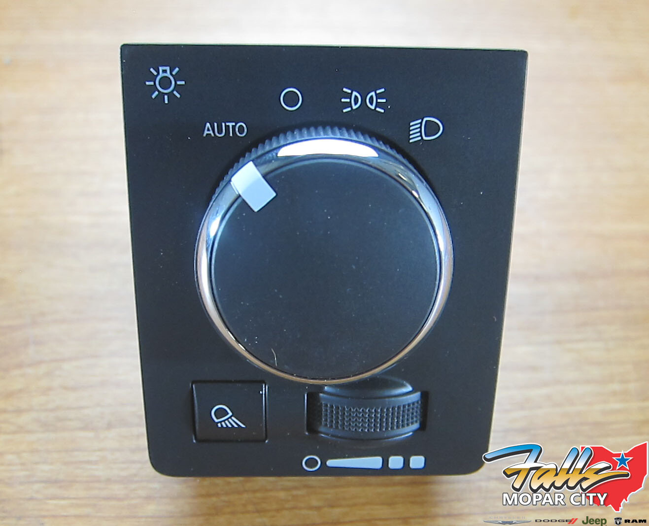 2019 RAM BIG HORN 1500 CLASSIC PICKUP The two overhead dome lights