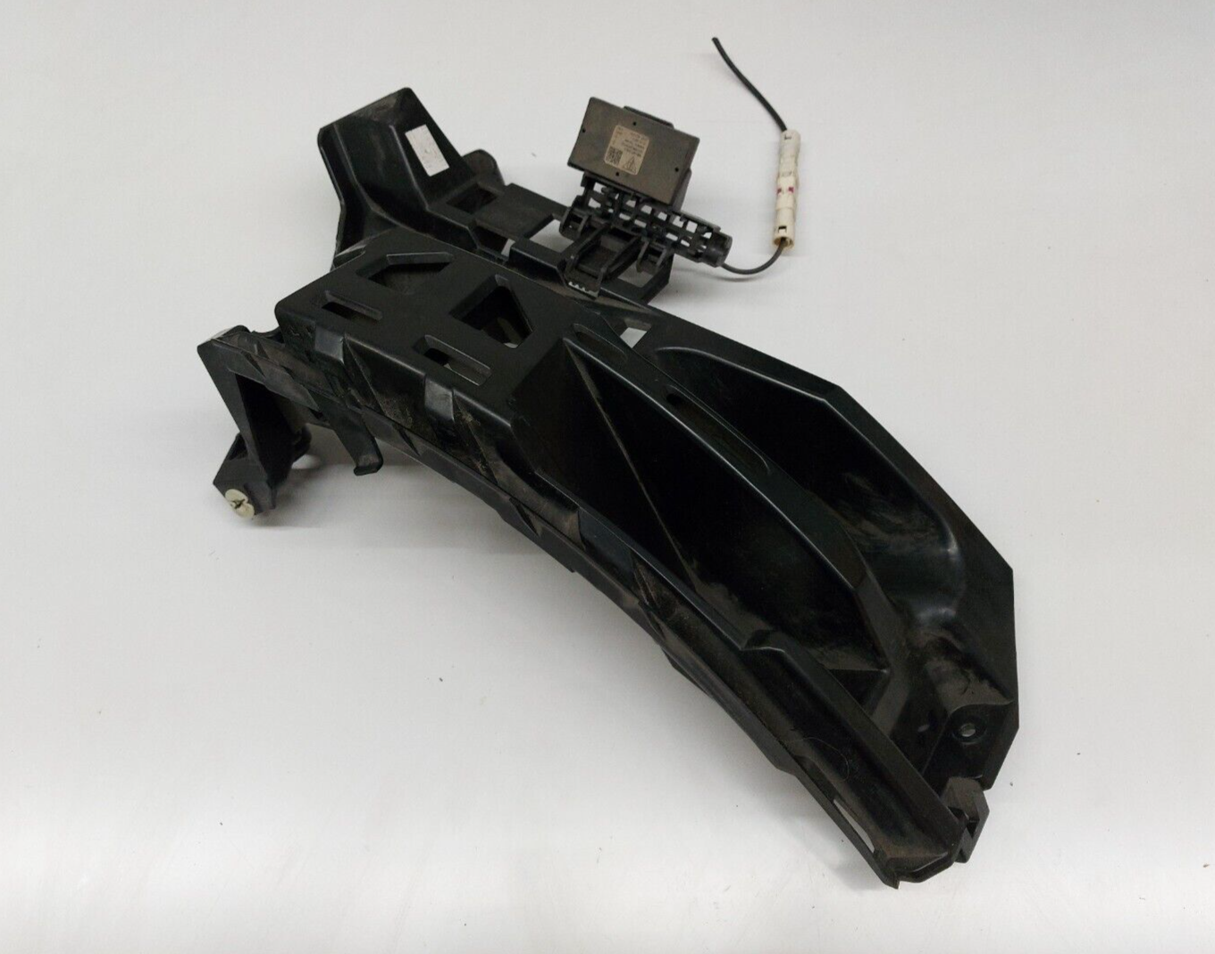 PORSCHE MACAN REAR BUMPER LEFT DRIVER SIDE RAIL SUPPORT BRACKET OEM 2015-2022