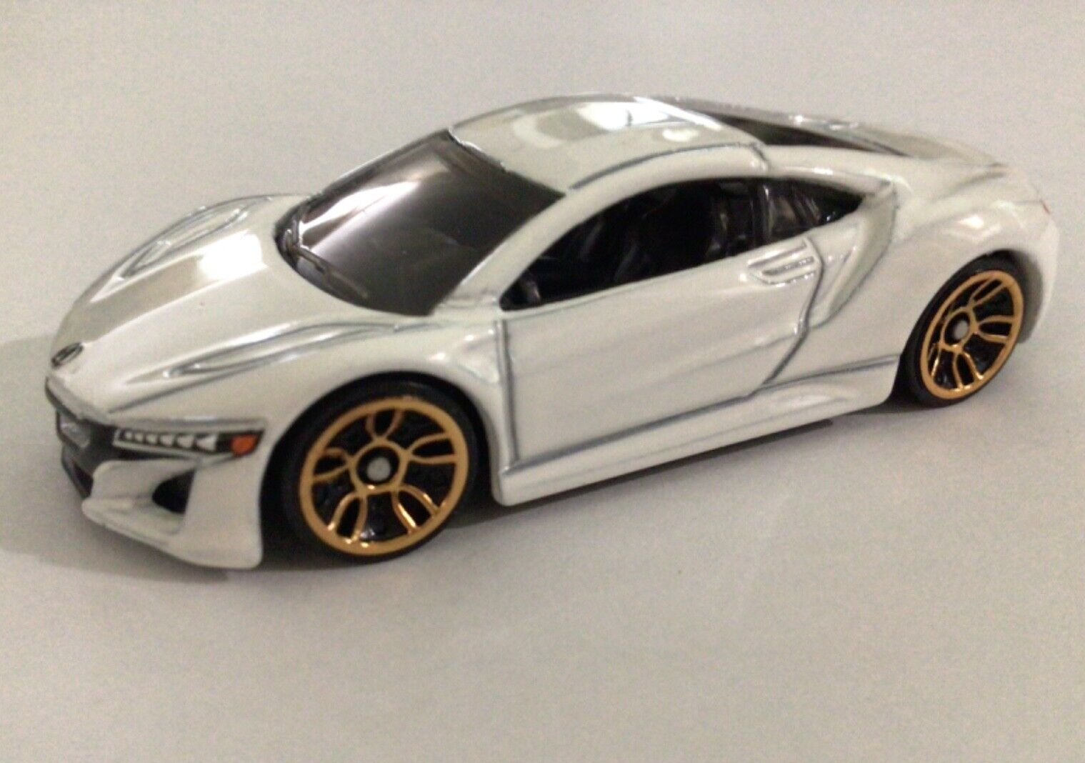 Hot Wheels 2017 Acura NSX WHITE package pull UNUSED no wear