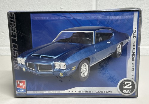 Street Custom 1972 Pontiac GTO 1:25 Model Kit 38162 / AMT