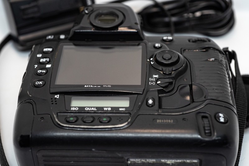 DSLR REFLEX NIKON D5000 12Mpix DX + oeilleton Chargeur Batterie Sangle EUR 140,00   FR