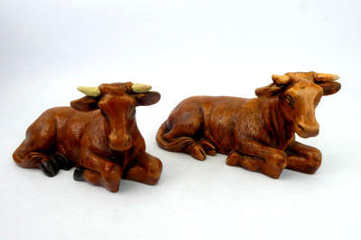 Two Vintage Used Decorative Christmas Nativity Scene Nativity Oxes Ox