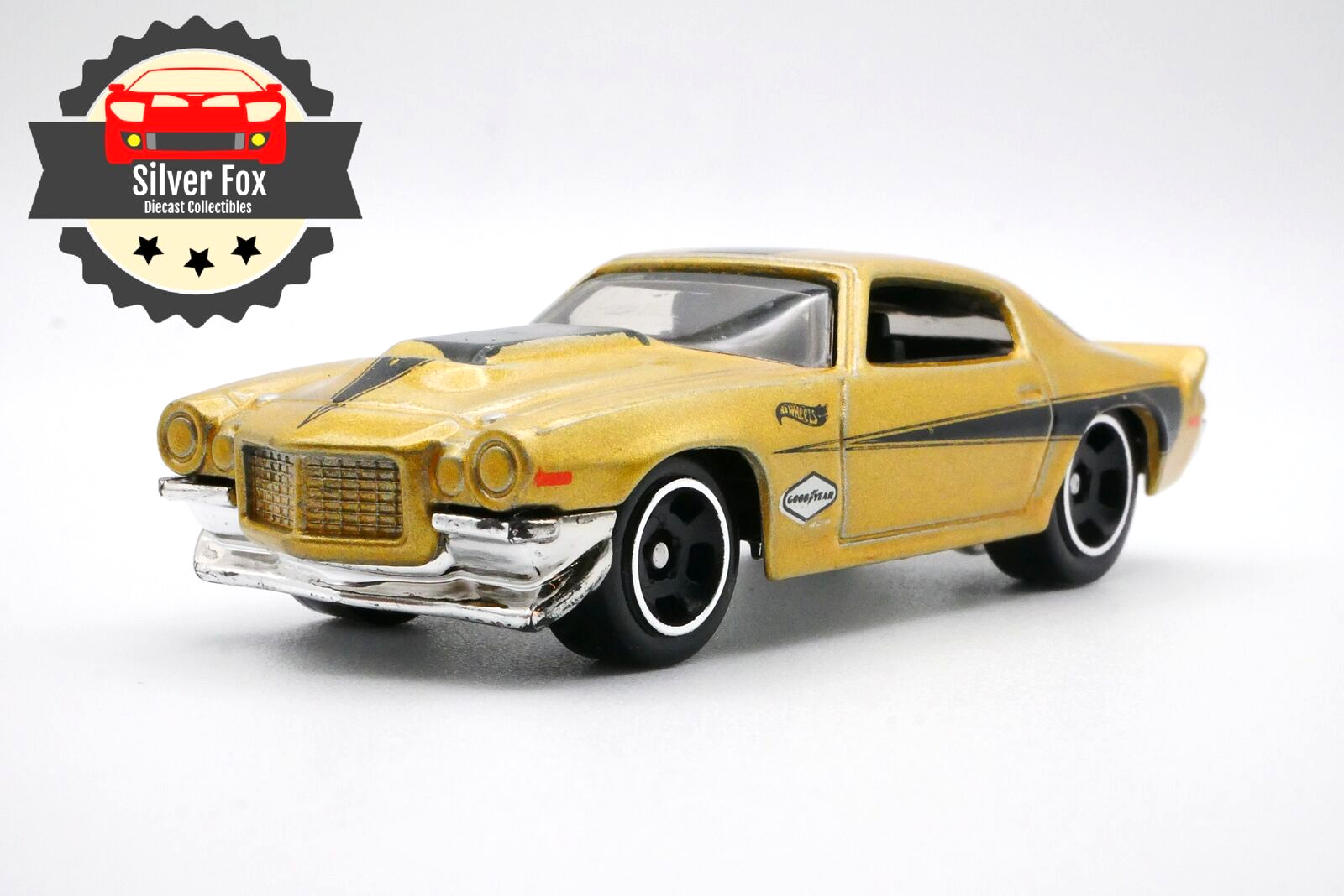 1970 CHEVROLET CAMARO RS GOLD 1:64 SCALE DIECAST DIORAMA COLLECTOR MODEL CAR