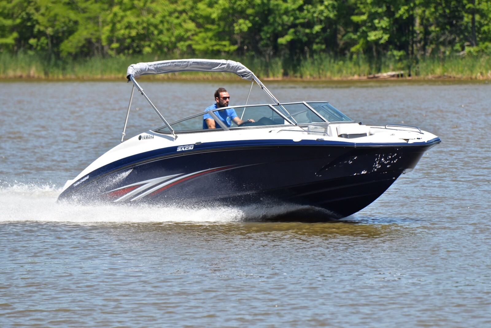 YAMAHA SX-210... VERY CLEAN .... ONLY 40 HOURS