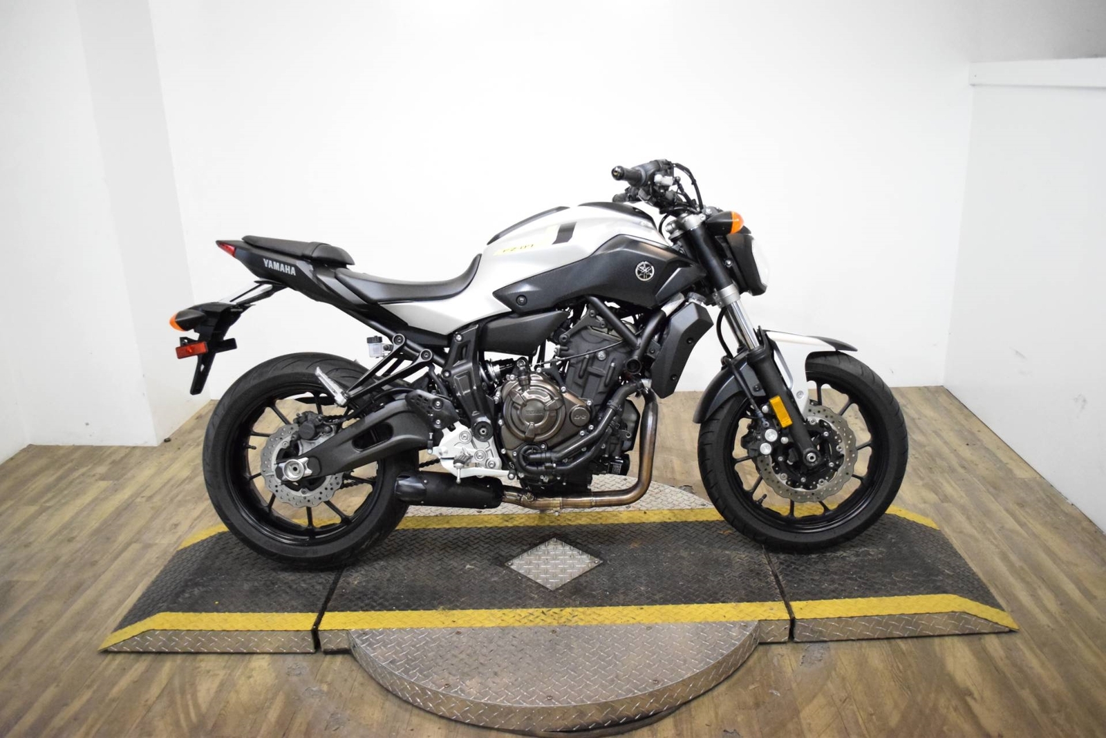 2017 Yamaha Fz-07 - Used Yamaha Fz-07 for sale in Wauconda, Illinois