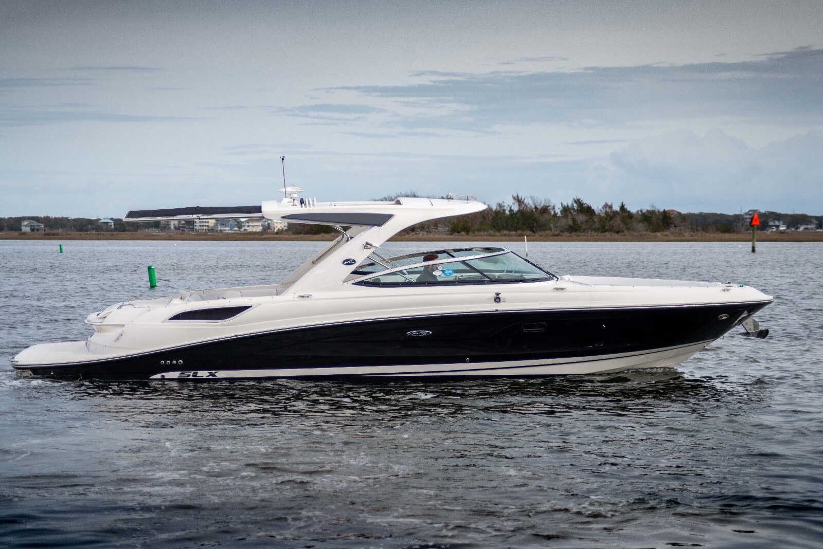 ONLY 130 HRS!! 2015 Sea Ray 350 SLX...w/ JOYSTICK!!!!