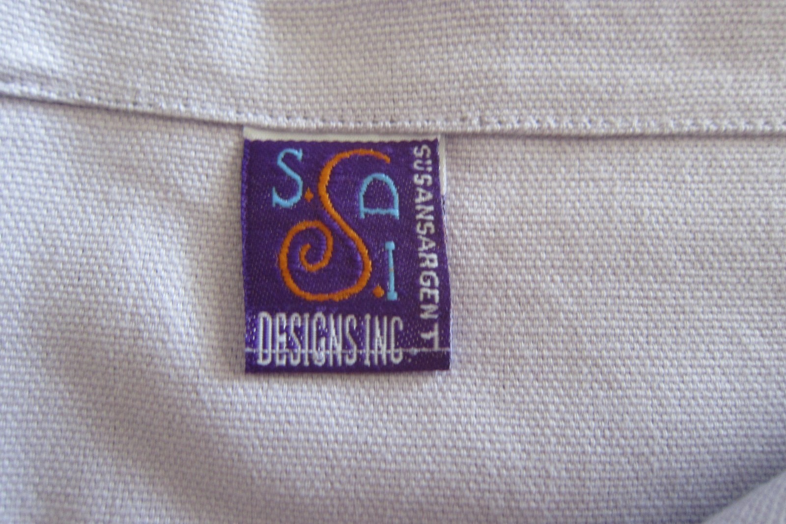 4 SUSAN SARGENT DESIGNS INC NAPKINS LAVENDER PURPLE DESIGN  100% COTTON 20X209
