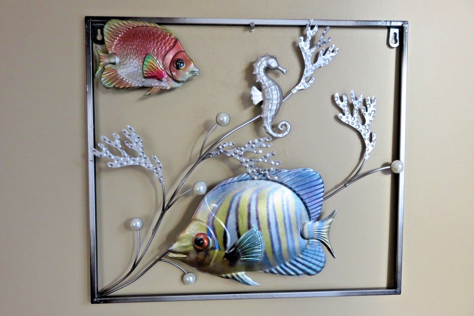 2 TROPICAL FISH DESIGN METAL PLAQUES NAUTICAL SEASIDE BEACH DECOR 16X15 IN. NEW