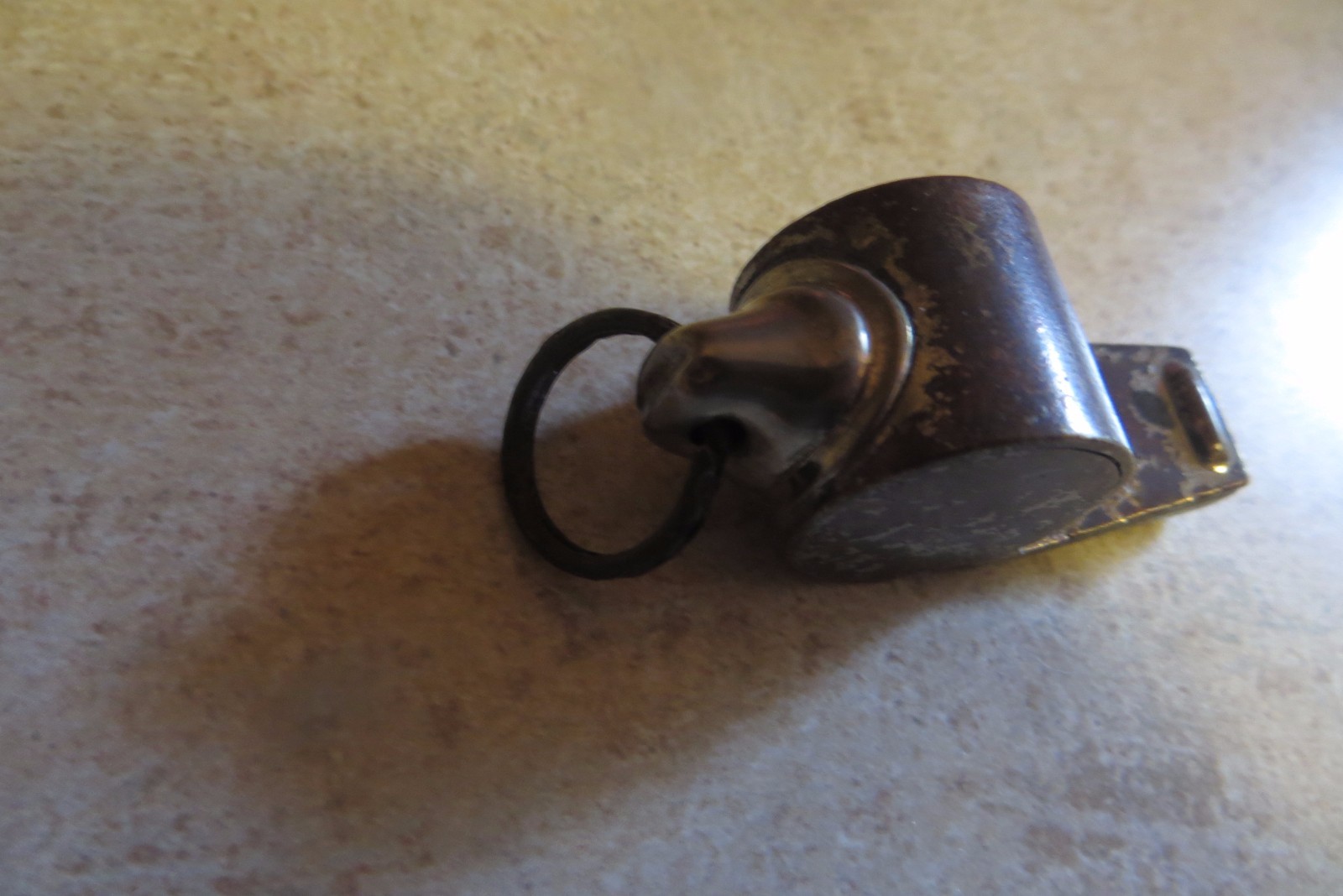 THE ACME THUNDERER MADE IN ENGLAND METAL ORIGINAL OLD LOAD ALARM WHISTLE