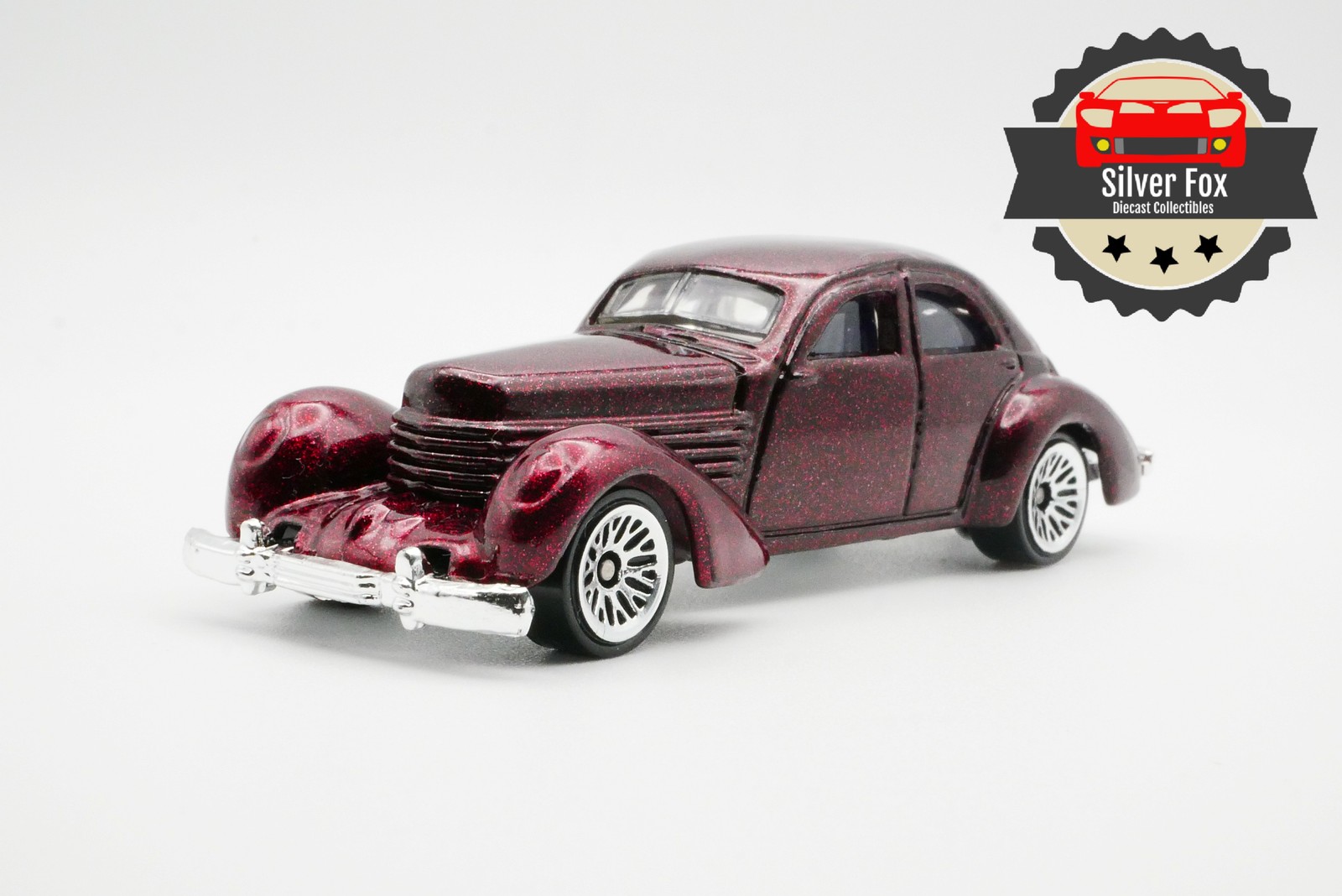1936 CORD 810 WESTCHESTER SEDAN 1/64 SCALE DIECAST COLLECTOR MODEL CAR
