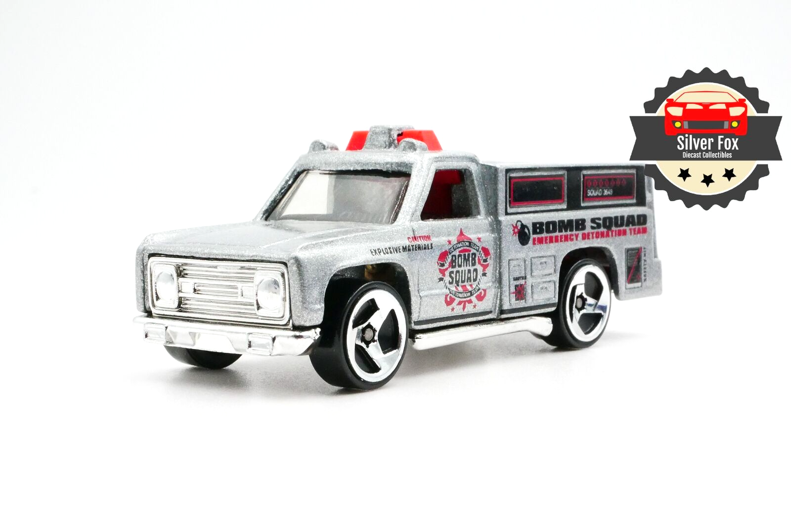 1975 RANGER BOMB SQUAD EXPLOSIVE MATERIAL 1:64 SCALE DIECAST COLLECTOR MODEL CAR