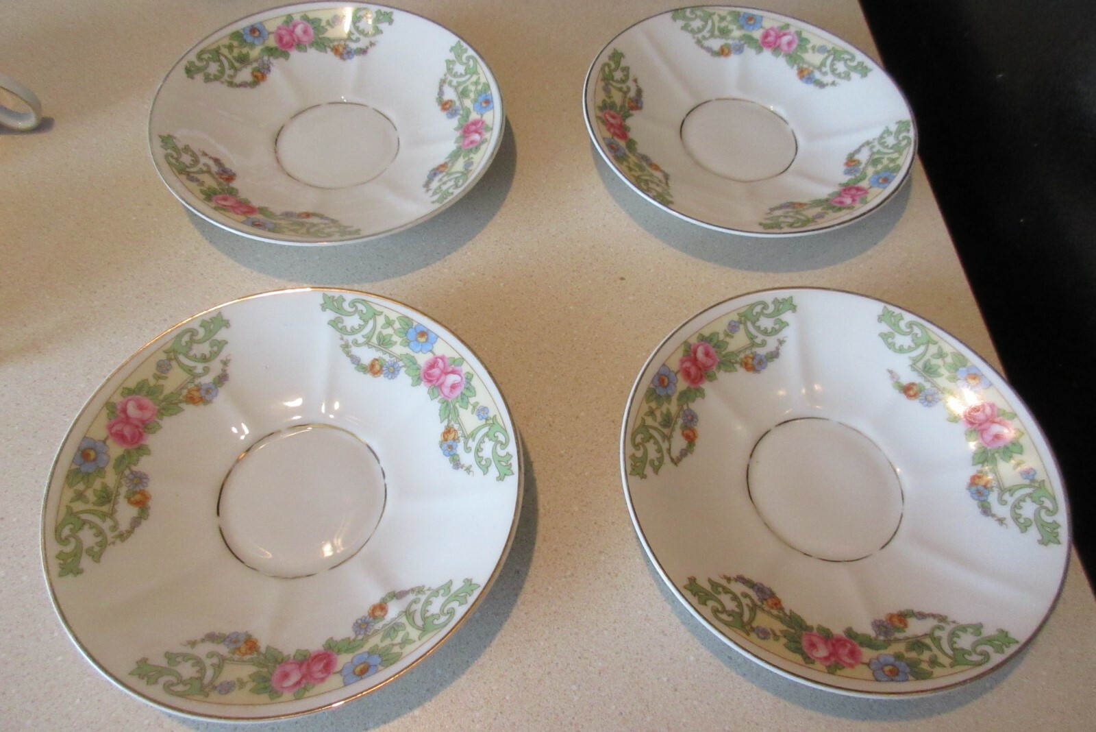 4 Tirschenreuth Fairmont Pattern Cups & Saucers