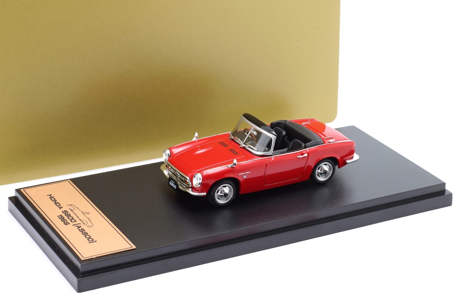 The 1966 HONDA S800 プラモデル AUTOart 1:18 Scale Honda S800 Roadster 1966, Red. ezToys