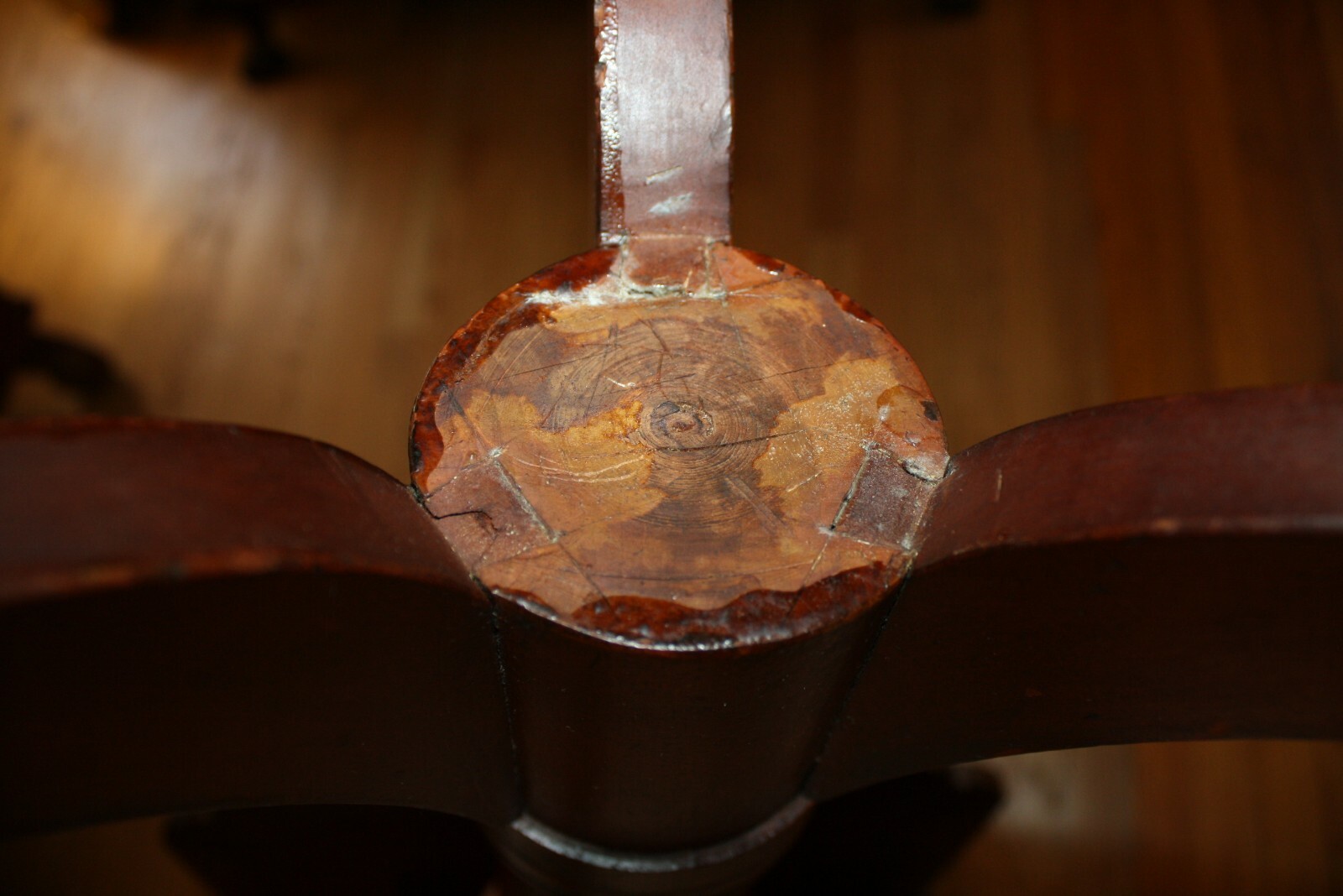 Federal Cherry Tilt-Top Candle Stand, New England c.1820