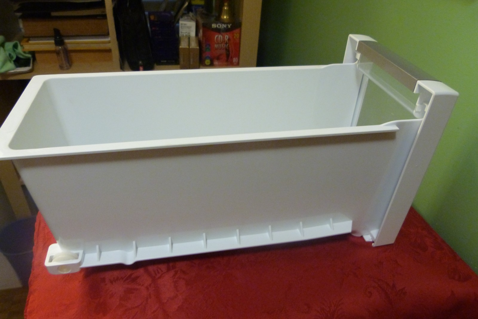 Whirlpool Refrigerator Center Crisper Drawer w/Front Panel W10387778 EX Cond.