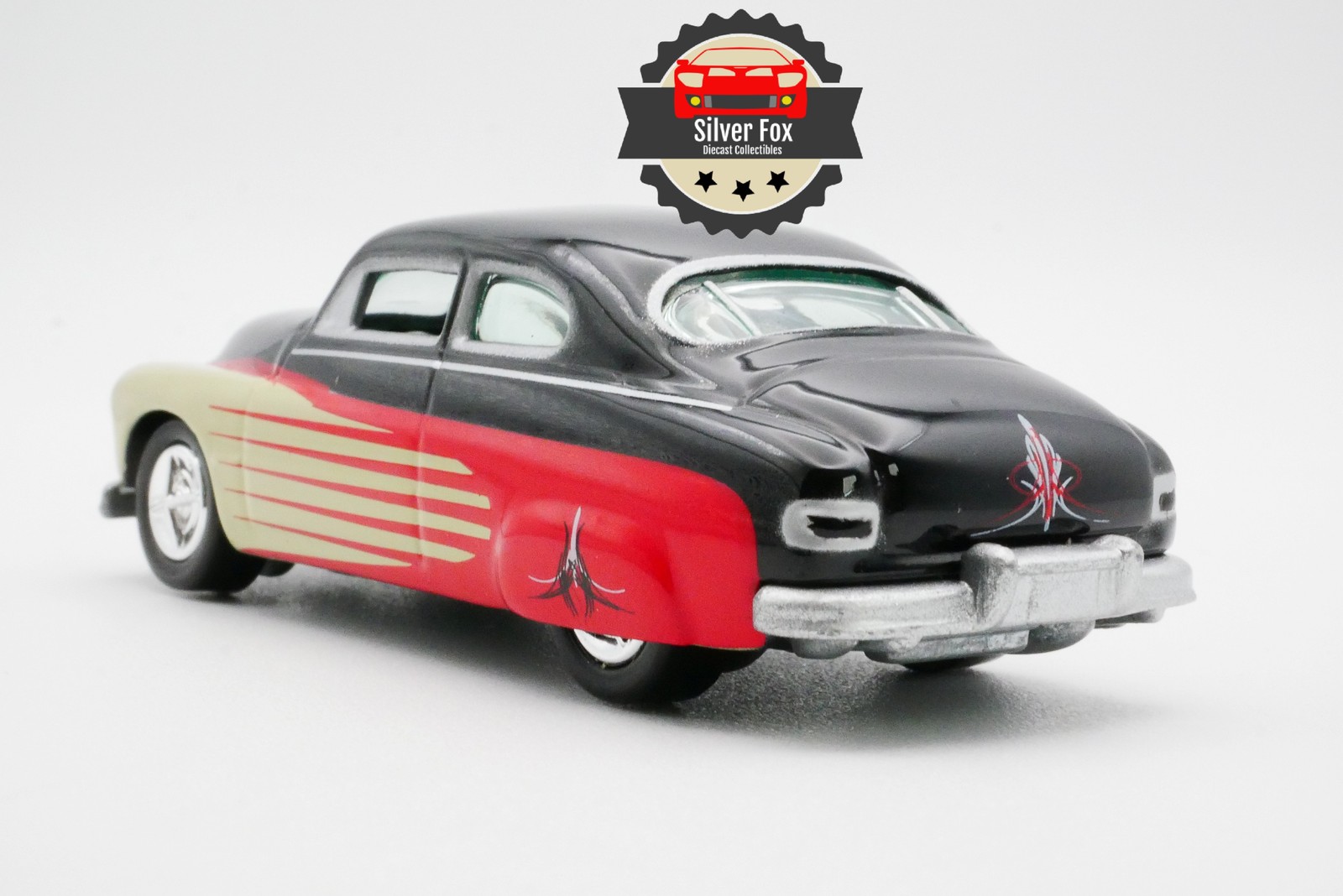 1949 MERCURY TWO TONES CLASSIC 1:64 SCALE DIECAST COLLECTOR MODEL CAR - Picture 2 of 10