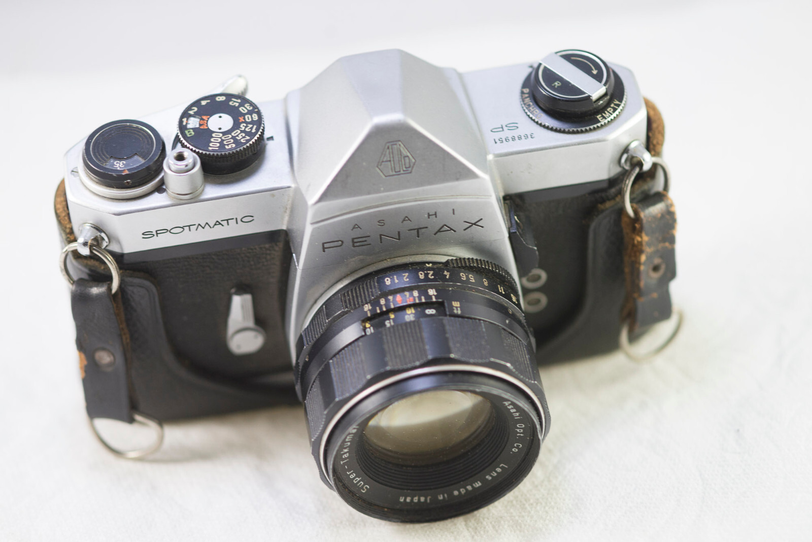 ASAHI Pentax SPOTMATIC 50ｍｍF1.4 Asahi Pentax Spotmatic with Takumar 50mm f1.4 Lens, Half