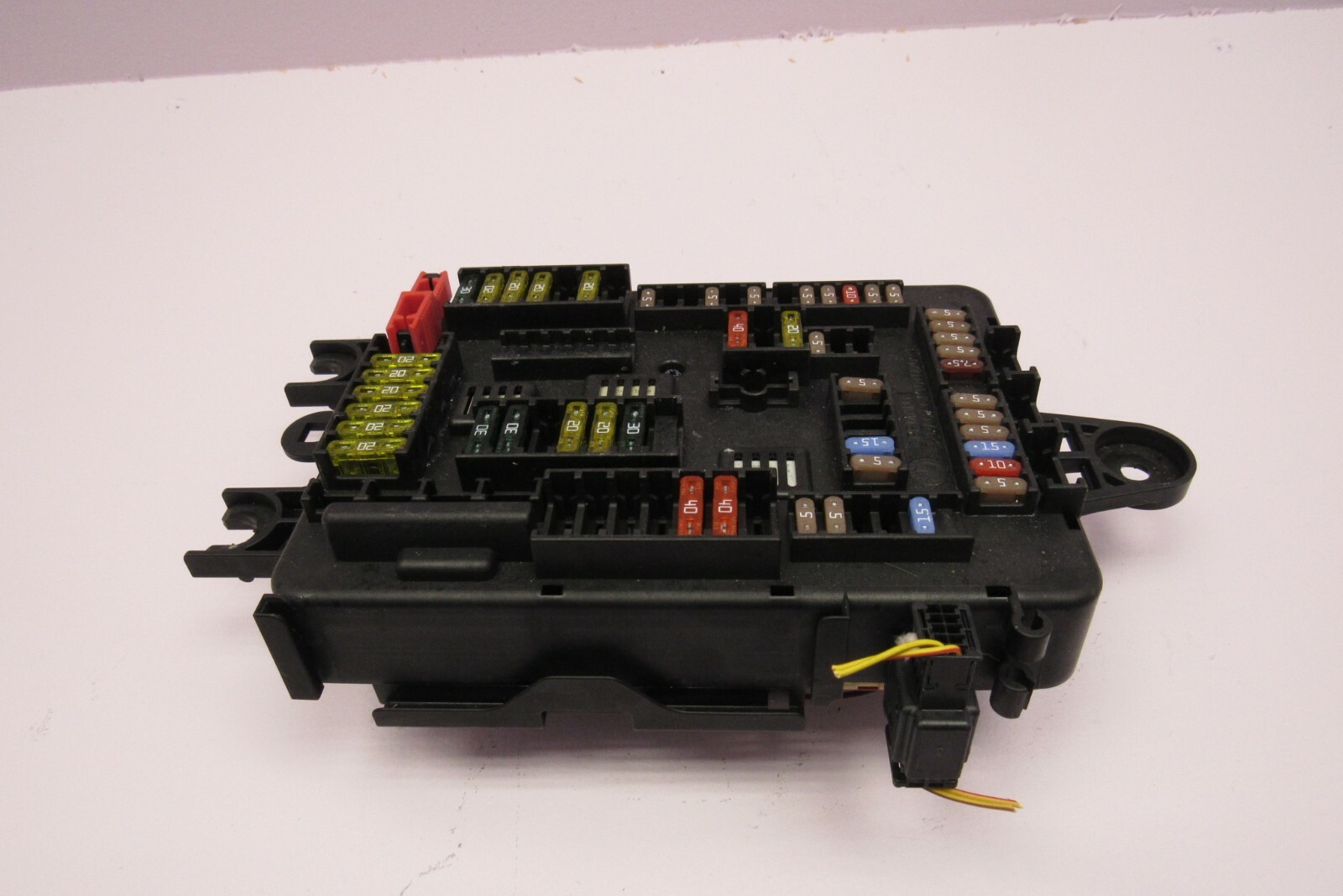 201215 BMW 328i F30 Trunk Fuse Relay Box Power Distribution Module