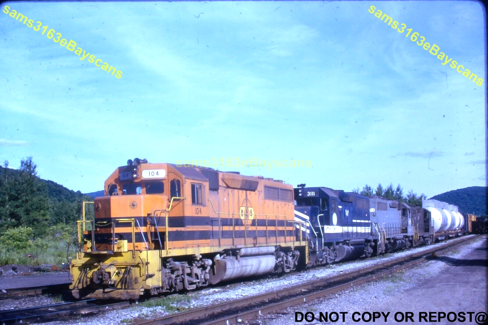 ORIGINAL SLIDE ROCHESTER & SOUTHERN RR GP40 104 KYLE GEEP AT SALAMANCA NY 1990