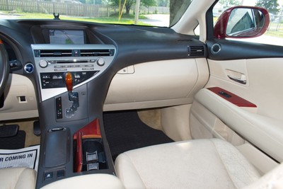 image 4 of interior