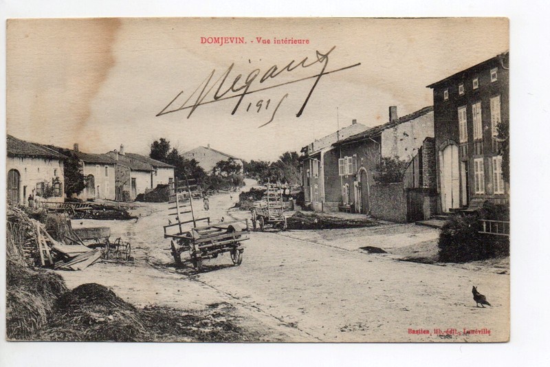 Domjevin Par LunÃ©Ville Meurthe Et Moselle Cpa 54 Vue IntÃ©Rieure Du Village