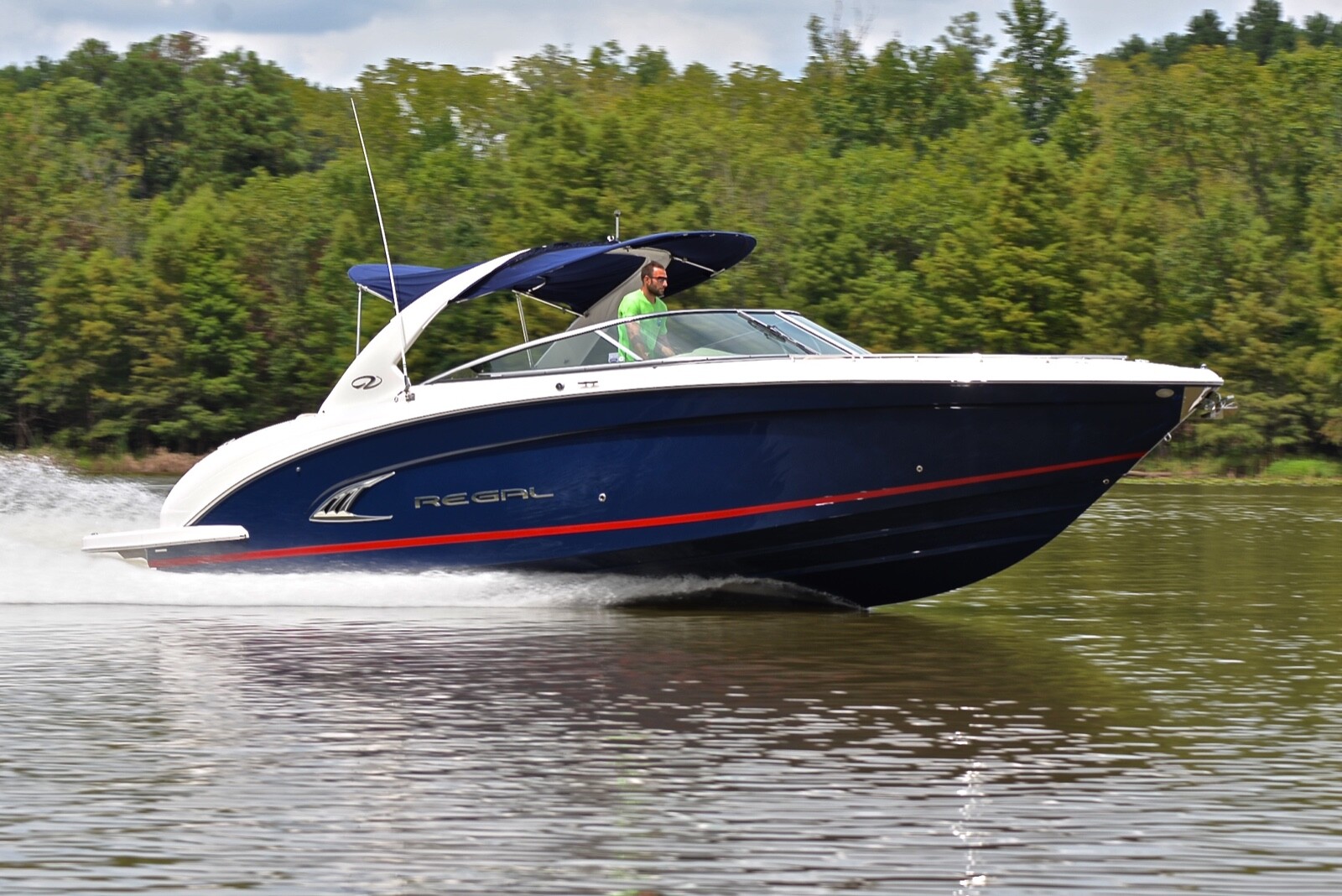 REGAL 3200 BOWRIDER ...VERY CLEAN ... JOYSTICK ... ONLY 200 HOURS