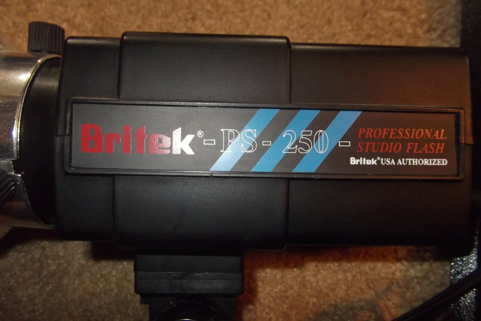 Britek Studio Lighting Kit with Flashes, Stands, Umbrellas, Softcase Lightboxes