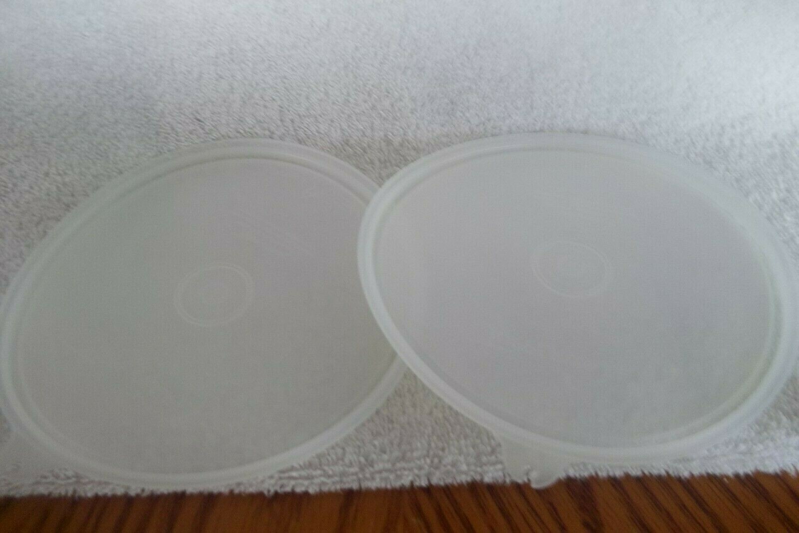 2 Vintage Tupperware 6-1/2