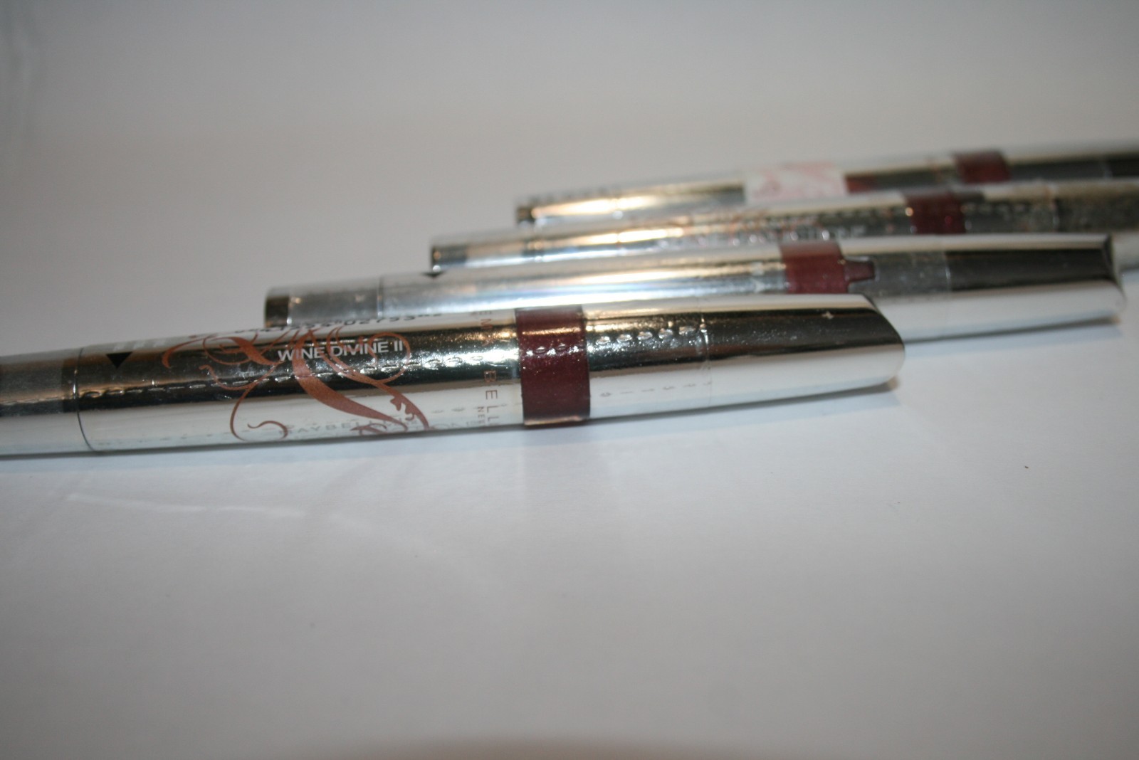 4 Maybelline Shine Seduction Lipcolor lip color  WINE DIVINE II AND