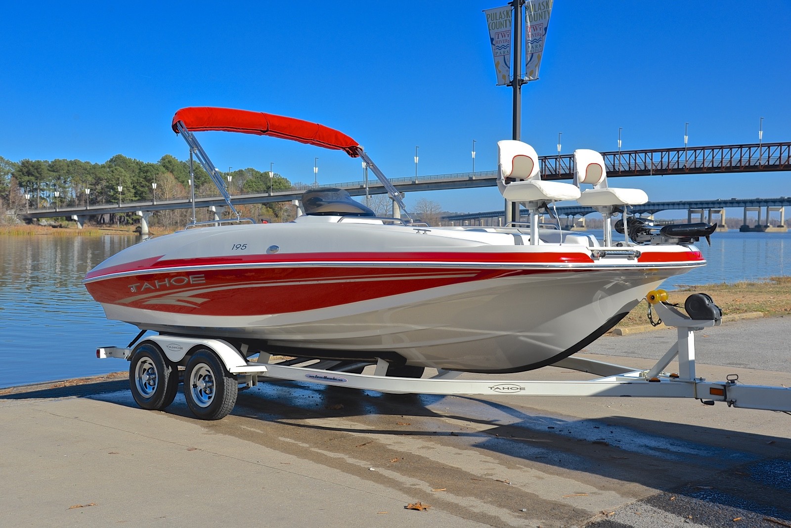 TAHOE 195 FISH DECK.....VERY CLEAN....UNDER 150 HOURS