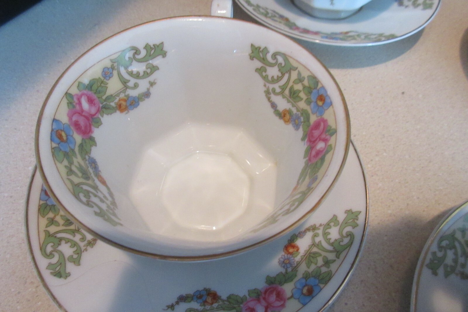 4 Tirschenreuth Fairmont Pattern Cups & Saucers