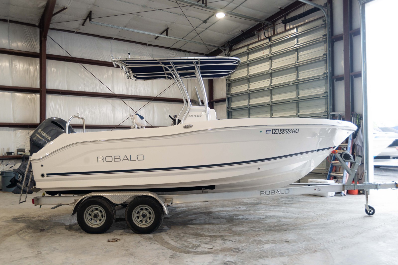 2018 ROBALO R200 CENTER CONSOLE YAMAHA 150 LIKE NEW!!
