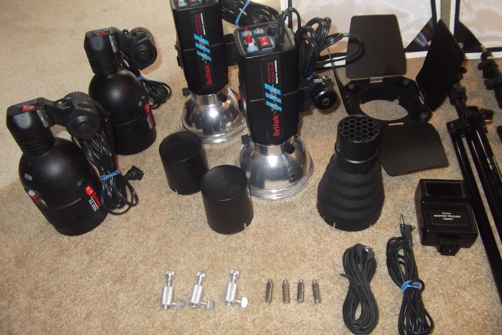 Britek Studio Lighting Kit with Flashes, Stands, Umbrellas, Softcase Lightboxes