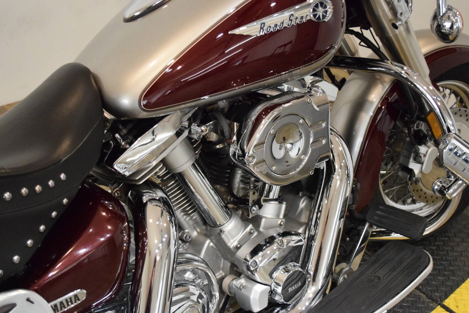 yamaha road star 1600 oil capacity