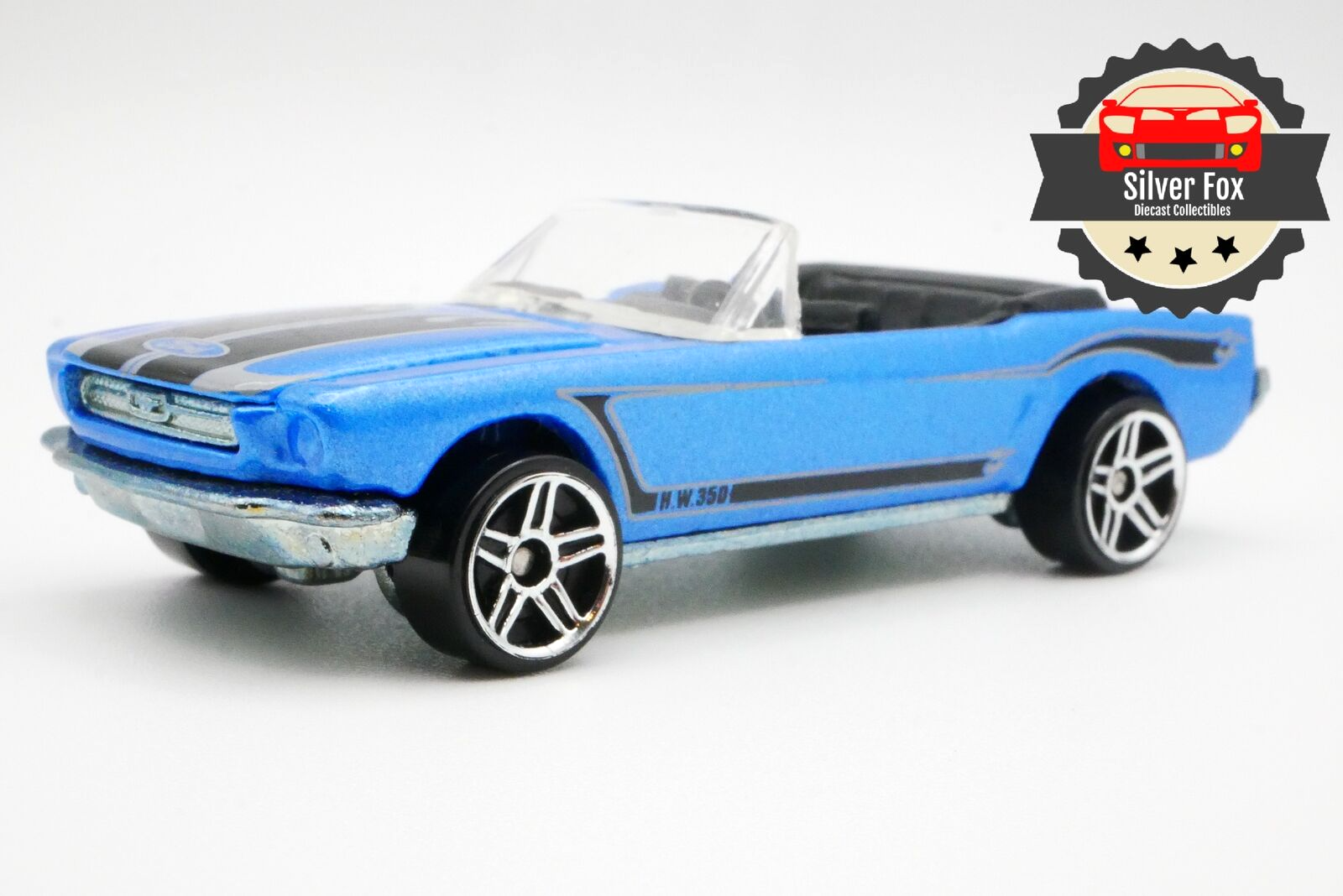 1965 FORD MUSTANG BLUE FLAMES 1:64 SCALE DIECAST DIORAMA COLLECTOR MODEL CAR