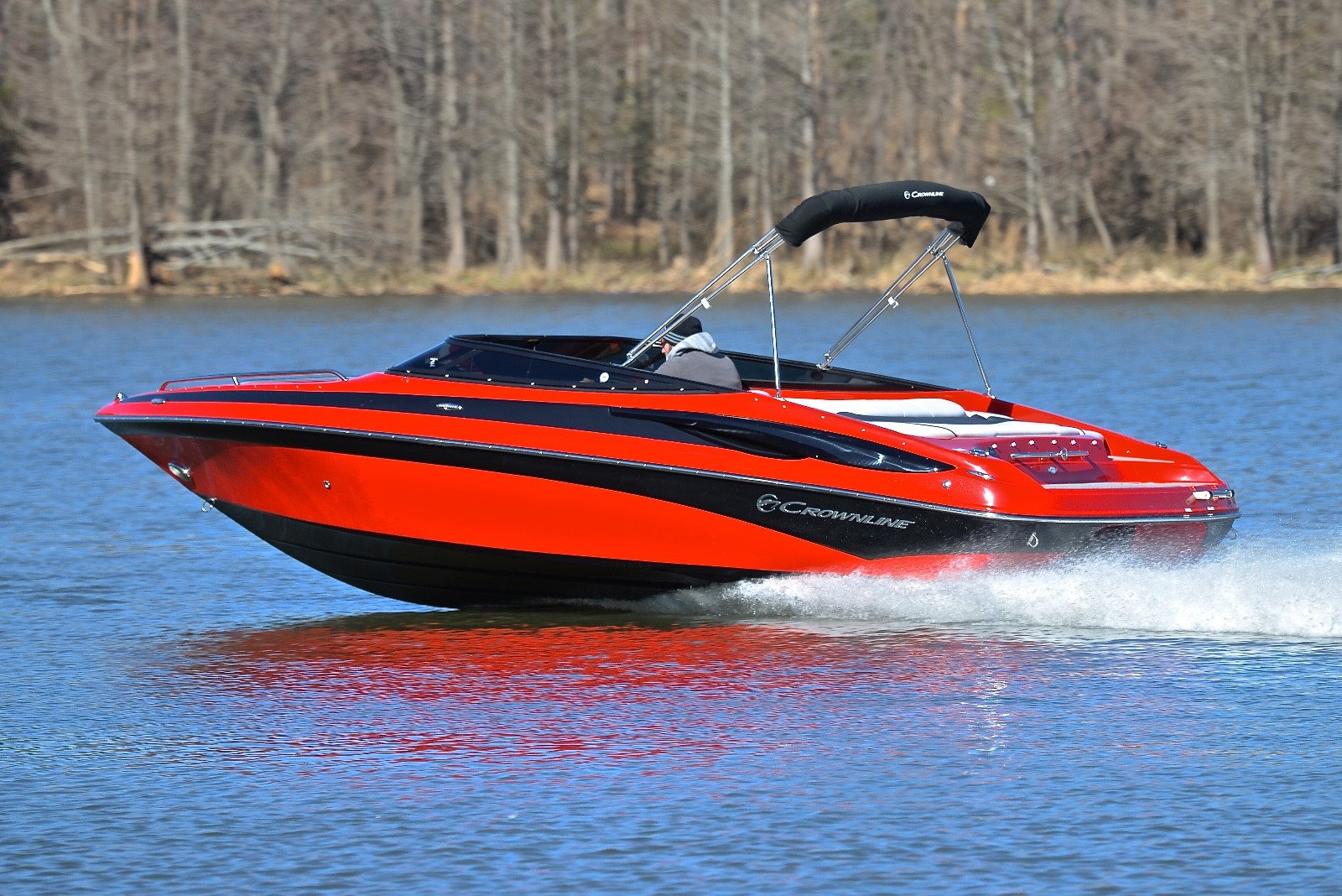 CROWNLINE 21 SS....LOADED.....ONLY 25 HOURS