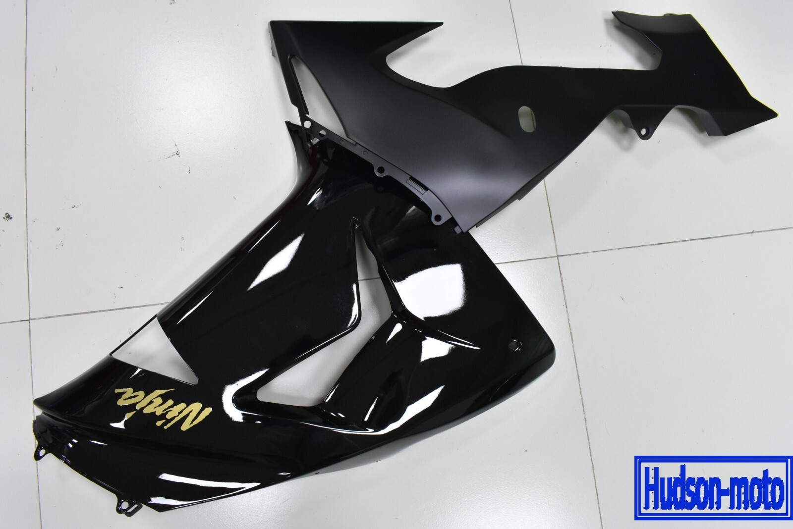 CROW1
a4水彩アート紙 KAWASAKI NINJA ZX6R ZX636 COWLING,SIDE,LH,RR,M.D.BLACK 55028