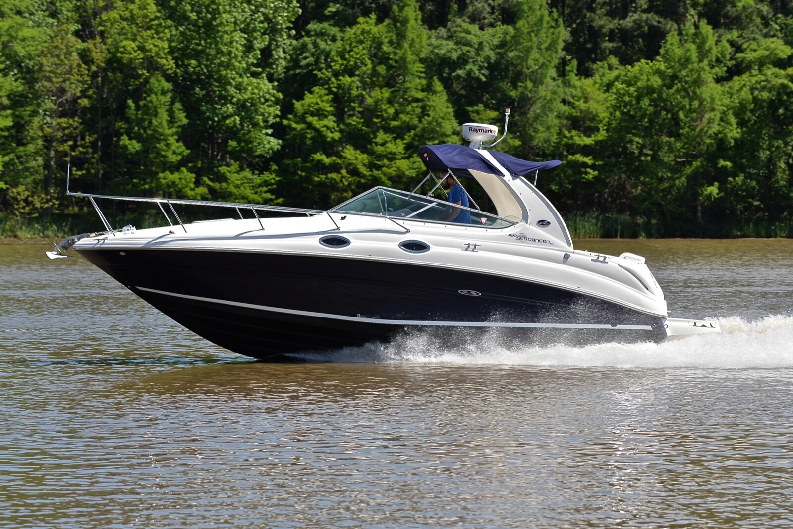 SEA RAY 280 SUNDANCER ...FRESHWATER... ONLY 410 HOURS