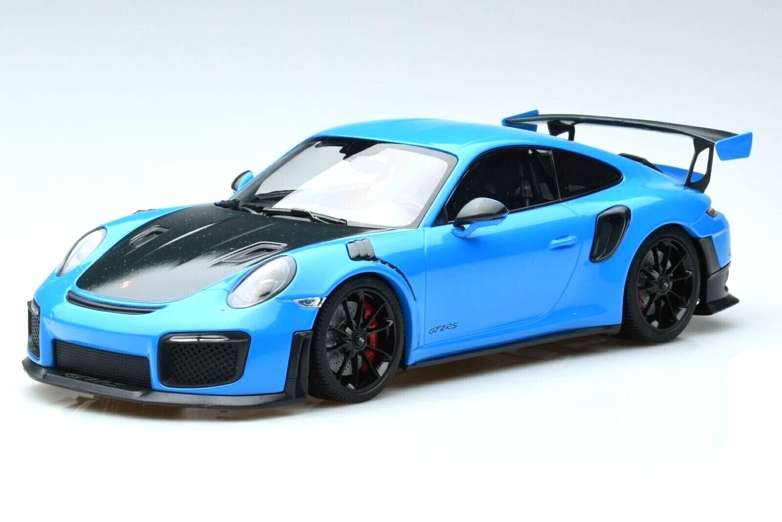 ポルシェ 911 GT2 RS 1/18 ミニカー 青 1/18 Porsche 911 GT2 RS (991.2) 2018 Blue Model Car by Minichamps