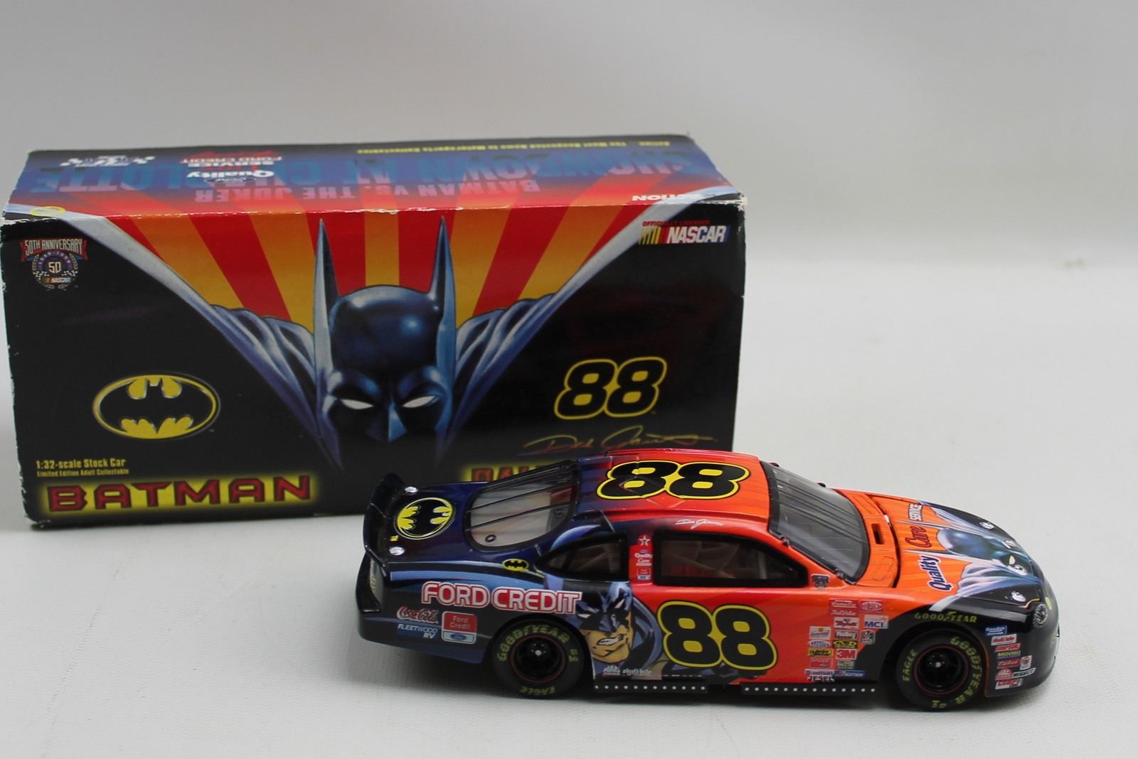 状態良　1998年 デールジャレット #88 バットマン 鉄製　ヴィンテージ　車 状態良 1998年 デールジャレット #88 バットマン 鉄製