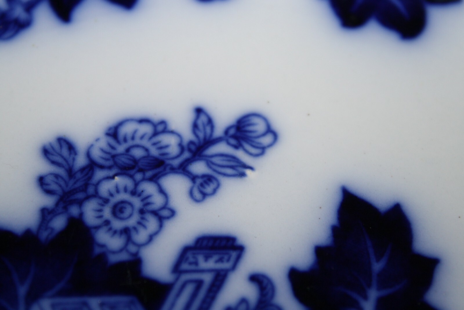 Antique Flow Blue Cauldon 8 7/8