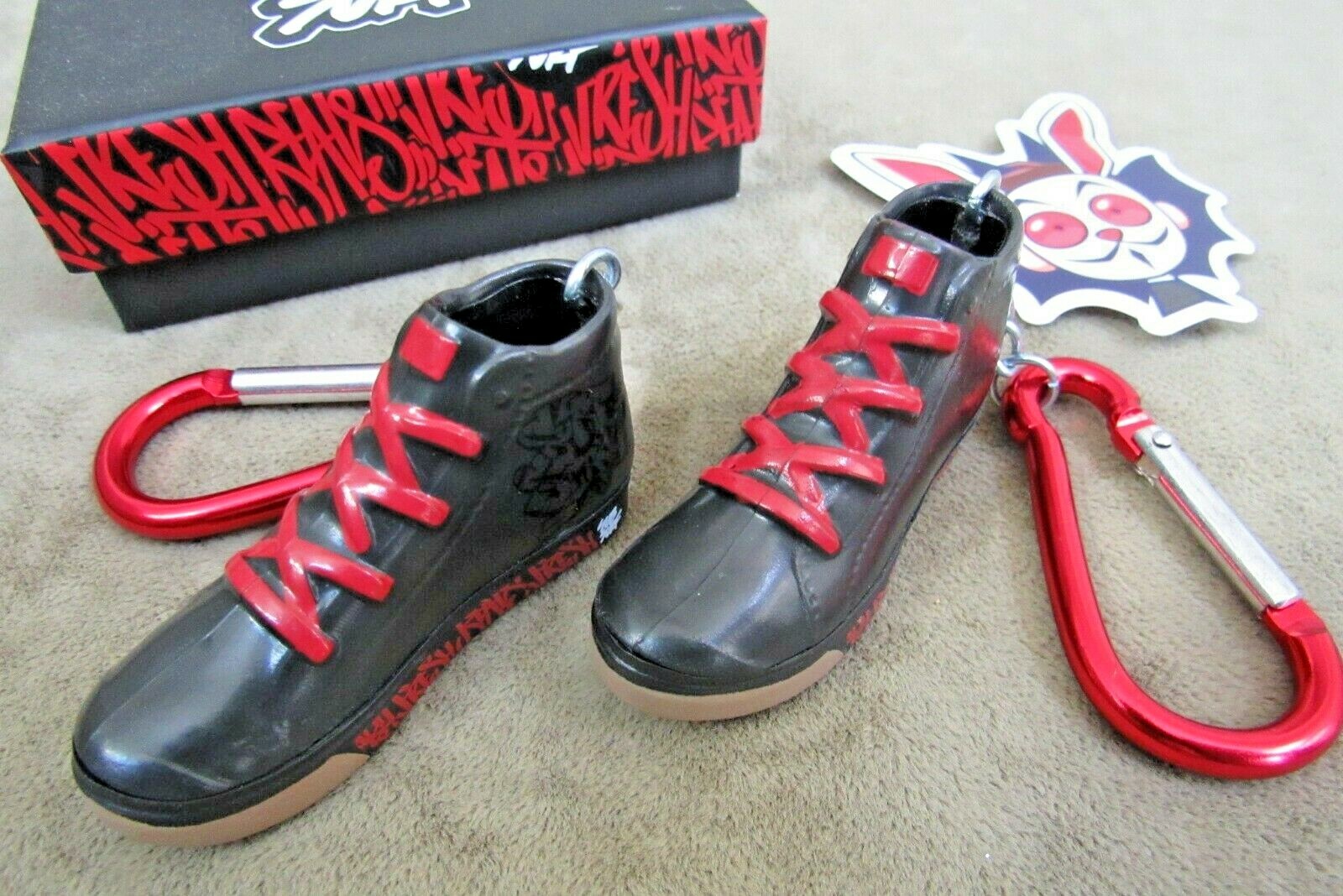 「SURFBOOK 」& 「SURFMOVIE」セット SUBWAY SURFERS FRESH KICKS Lace Jams MINI SNEAKERS with SHOE